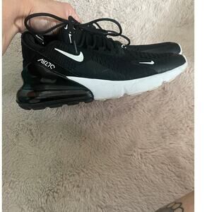 Nike Air Max 270 Running Shoes Black White like new